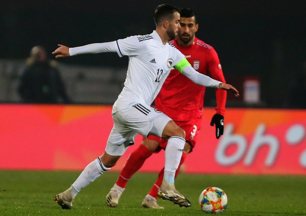 Bleibt Bosnien (im Bild: Miralem Pjanic) auch in Montenegro ungeschlagen?