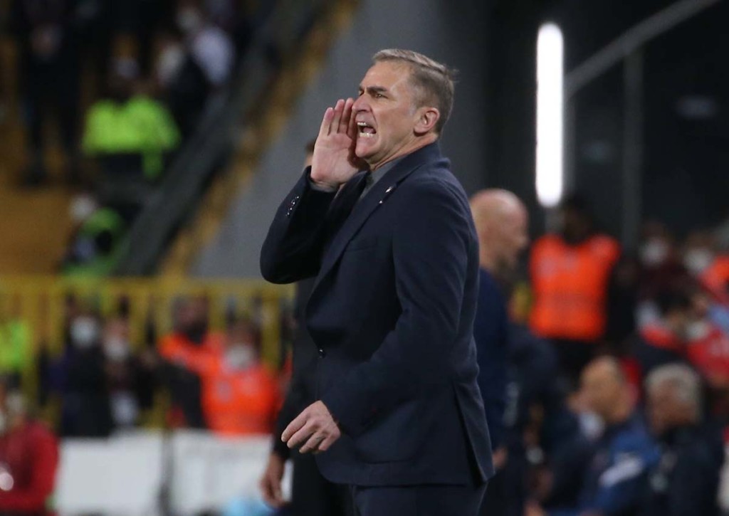 Stefan Kuntz will die Türkei zu einem komfortablen Sieg über die Färöer Inseln führen. © IMAGO / Depo Photos, 08.10.2021 Türkei Färöer Inseln Tipp