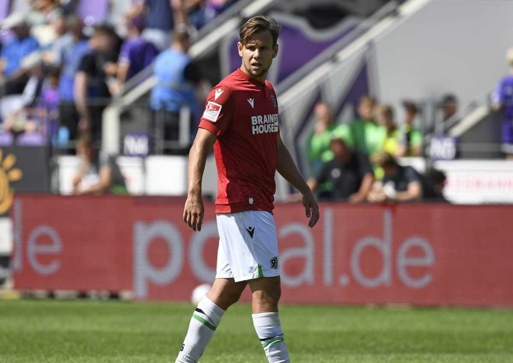 Dominiert Hannover (im Bild: Schaub) gegen St. Pauli? © IMAGO / Treese, 02.07.2022 Hannover St. Pauli Tipp