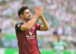 Erfüllt der Glubb (im Bild: Christopher Schindler) seine Pflichtaufgabe bei Kaan-Marienborn? © IMAGO / Zink, 23.07.2022 Kaan-Marienborn Nürnberg Tipp