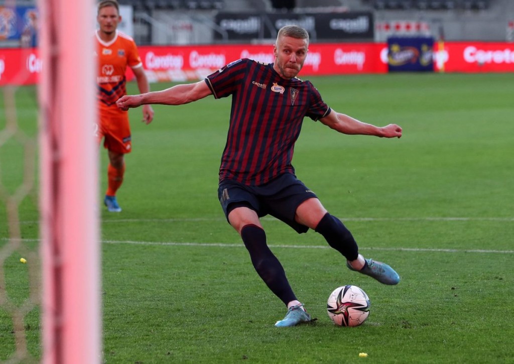 Legt Pogon Szczecin (im Bild: Kamil Drygas) gegen KR Reykjavik den Grundstein für die zweite Runde?