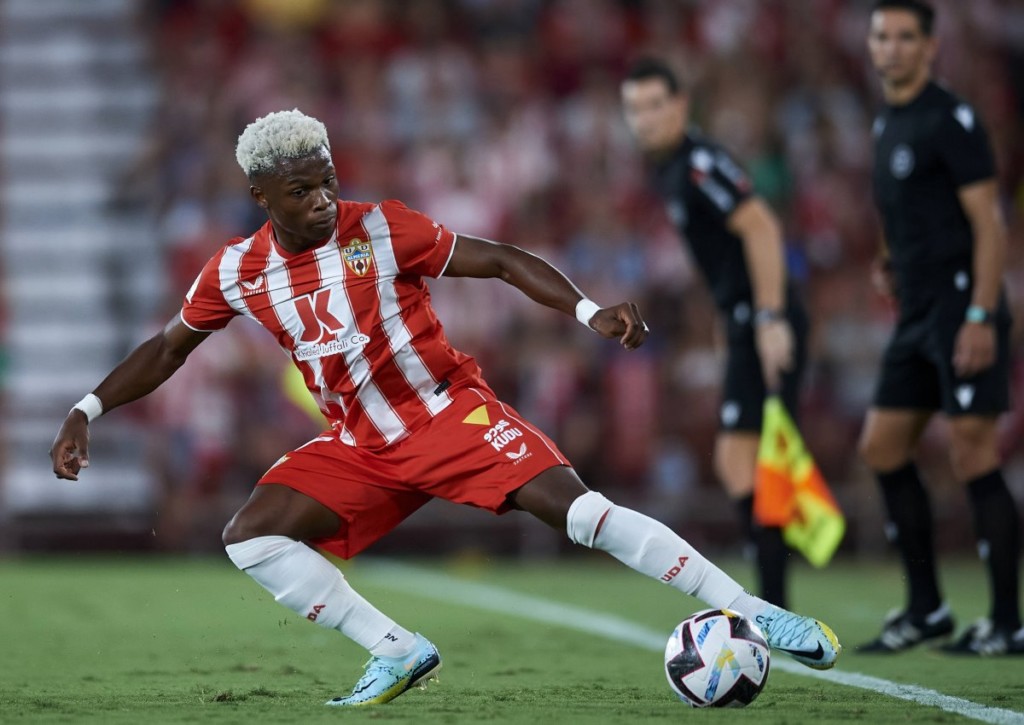 Schreibt Almeria (im Bild: Largie Ramazani) am zweiten Spieltag in Elche erstmals an?