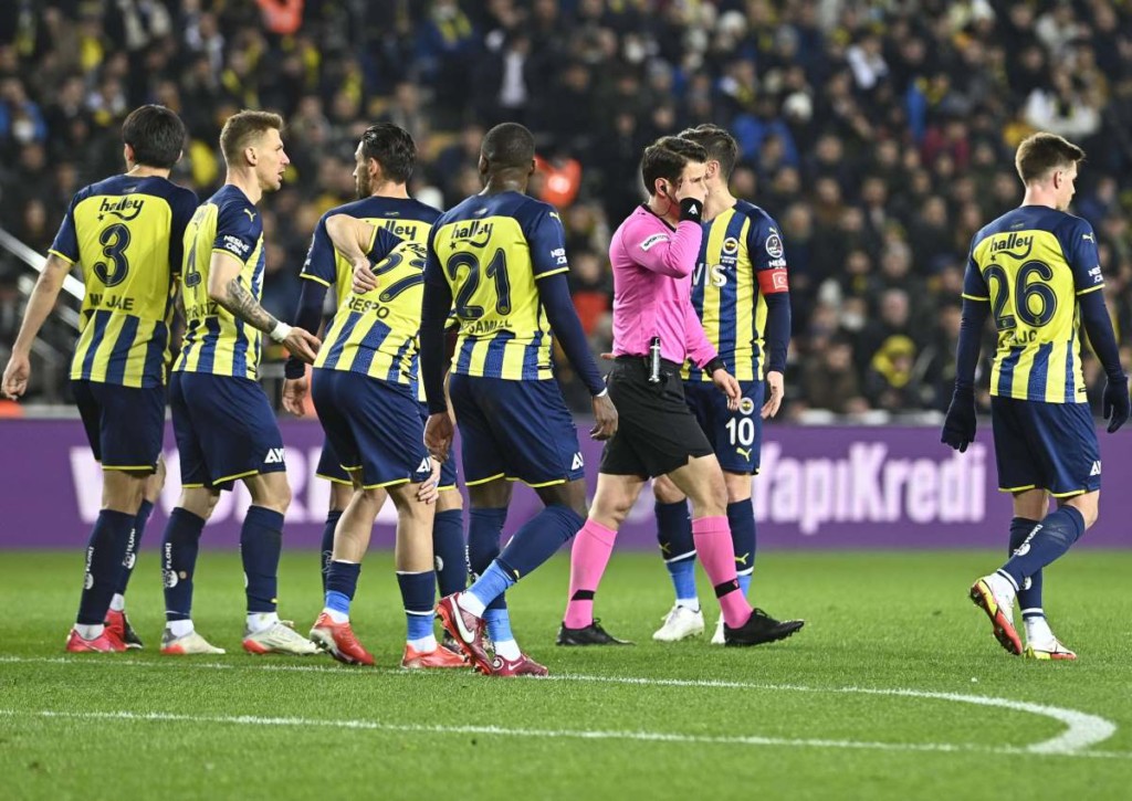Gewinnt Fenerbahce das schwere Auswärtsspiel bei Konyaspor?