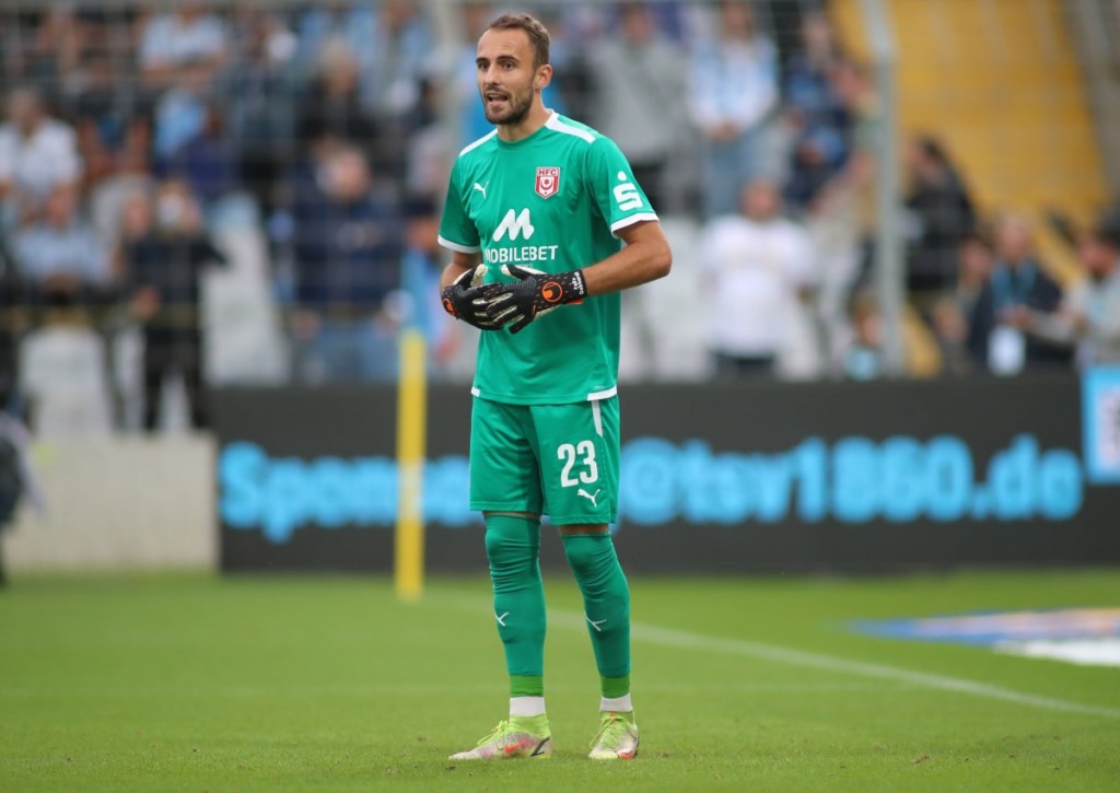 Muss Felix Gebhardt im Kasten von Halle gegen Meppen wieder mehrfach hinter sich greifen?