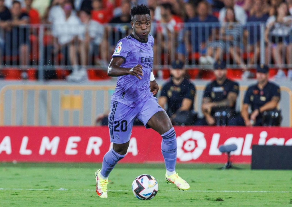 Gewinnt Real Madrid (im Bild: Vinicius jr.) auch das dritte Saisonspiel bei Espanyol Barcelona?