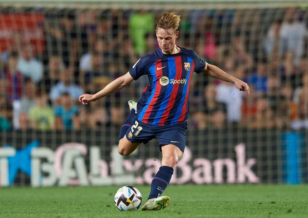 Gelingt dem FC Barcelona (im Bild: Frenkie de Jong) bei Real Sociedad der erste Liga-Sieg in dieser Saison? © IMAGO / NurPhoto, 13.08.2022 Real Sociedad FC Barcelona Tipp