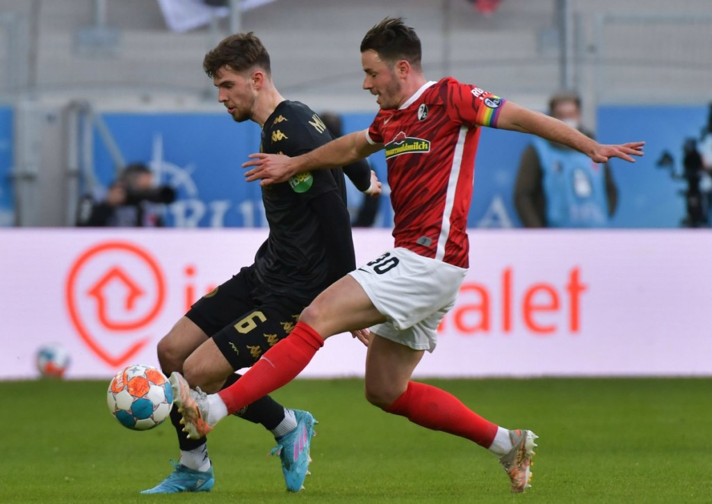 Wer gewinnt das Verfolgerduell zwischen Freiburg und Mainz?