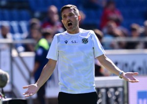 Schnappt sich Hannover 96 (im Bild: Trainer Stefan Leitl) drei Punkte in Rostock? © IMAGO / Zink, 28.08.2022 Hansa Rostock Hannover 96 Tipp