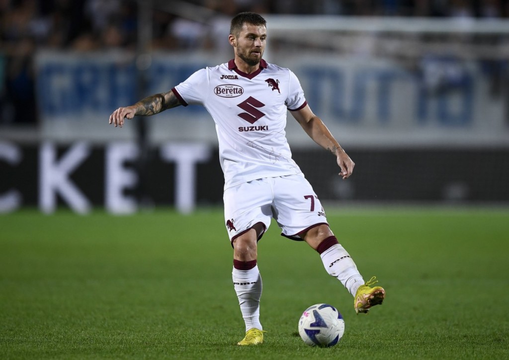 Reicht eine konzentrierte Defensivleistung für Turin (im Bild: Karol Linetty) zum Erfolg gegen Lecce?