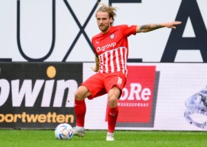 Landet Zwickau (im Bild: Nils Butzen) einen wichtigen Dreier gegen Viktoria Köln? © IMAGO / Paetzel Press, 27.08.2022 Landet Zwickau (im Bild: Nils Butzen) einen wichtigen Dreier gegen Viktoria Köln?