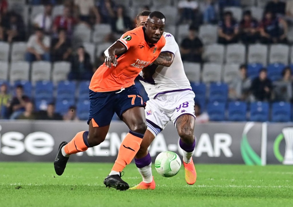 Wird Basaksehir (im Bild: Stefano Okaka) der Favoritenrolle gegen RFS diesmal gerecht? © IMAGO / Seskim Photo, 15.09.2022 Wird Basaksehir (im Bild: Stefano Okaka) der Favoritenrolle gegen RFS diesmal gerecht?