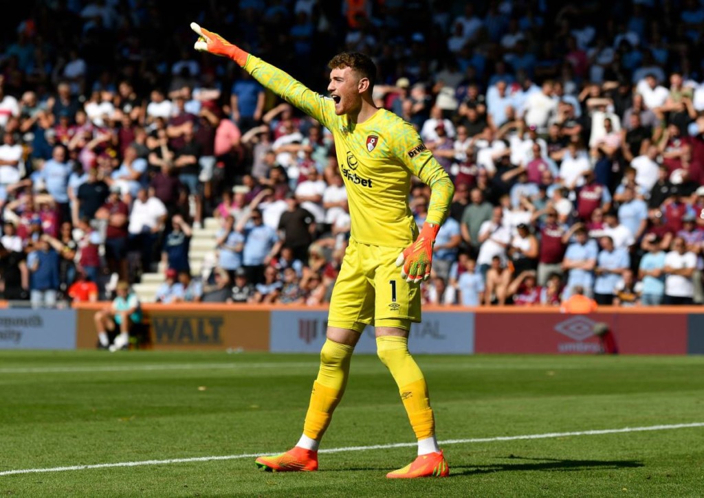 Muss Mark Travers mit Bournemouth gegen Tottenham erneut viele Bälle aus dem Netz fischen?