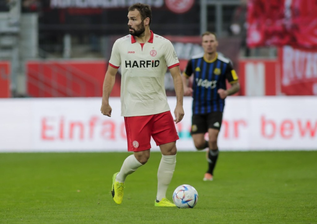 Schafft RW Essen (im Bild: Simon Engelmann) bei Freiburg 2 eine Überraschung?