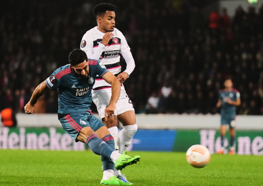 Fallen auch im Rückspiel zwischen Feyenoord Rotterdam und Midtjylland wieder viele Tore? © IMAGO / Box to Box Pictures, 06.10.2022 Fallen auch im Rückspiel zwischen Feyenoord Rotterdam und Midtjylland wieder viele Tore?