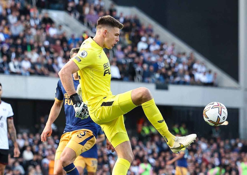 Muss Pope (Newcastle) gegen Brentford hinter sich greifen? © IMAGO / Shutterstock, 01.10.2022 Newcastle Brentford Tipp