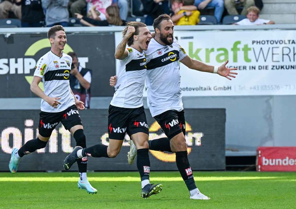 Altach will auch im Derby gegen Lustenau jubeln (im Bild: Nuhiu, Strauss). © GEPA pictures/ Oliver Lerch - 16.10.2022 Lustenau - Altach Tipp 11 2022