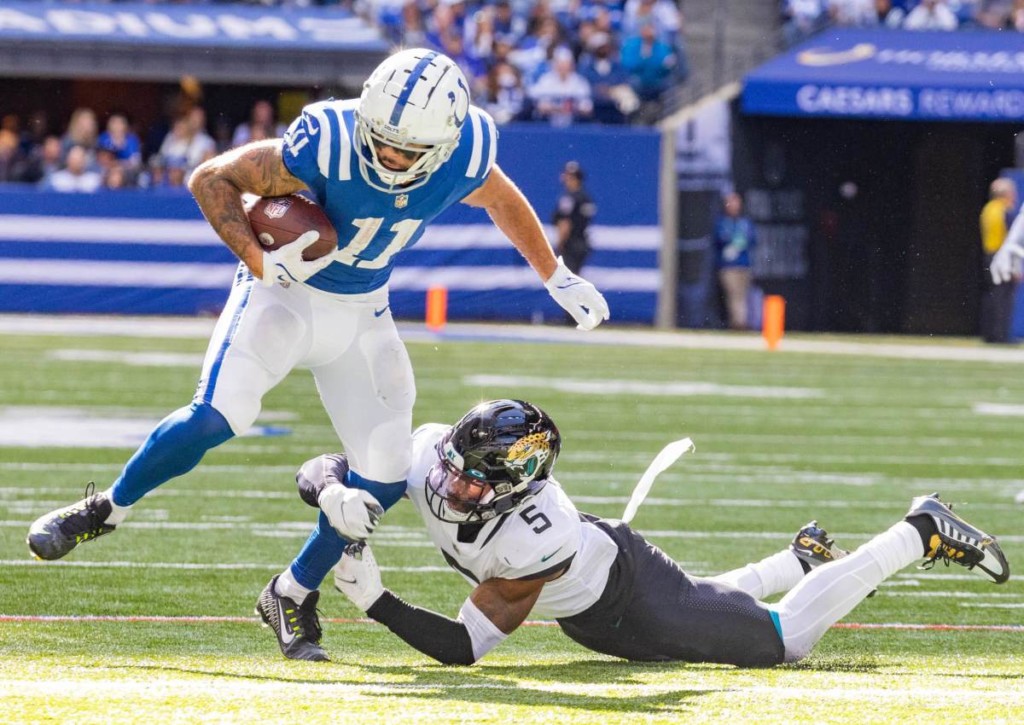 Überraschen die Colts (im Bild: Michael Pittman) bei den Patriots?