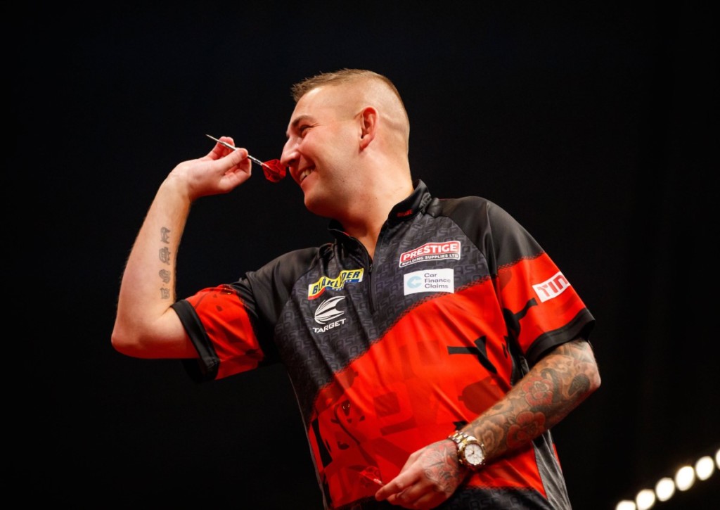 Zieht Nathan Aspinall mit einem Sieg gegen Peter Wright doch in die Playoffs ein?