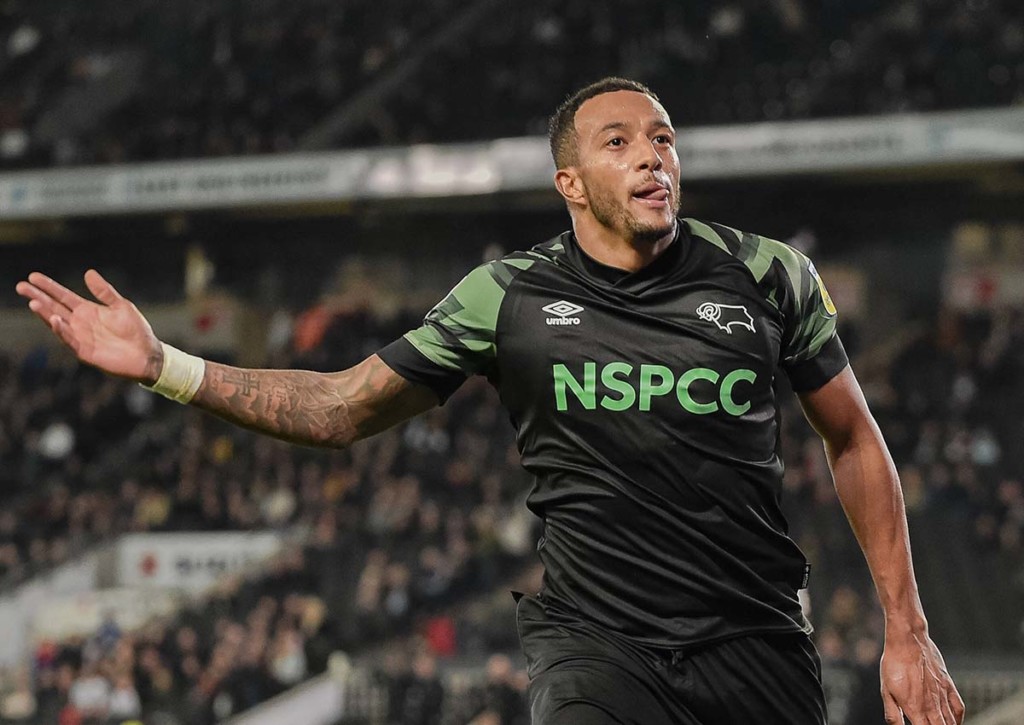 Derby (im Bild: Nathaniel-Mendez Laing) will mit einem Sieg über Torquay in die nächste Runde aufsteigen. © IMAGO / Focus Images, 12.11.2022 Derby Torquay Tipp