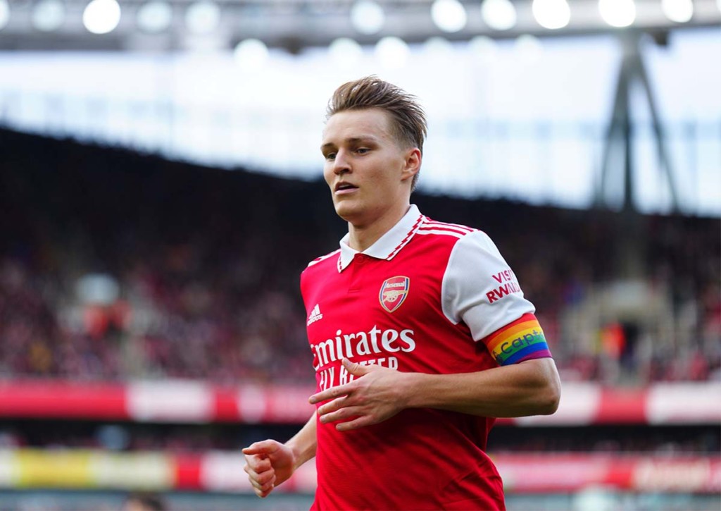 Verteidigt Arsenal (im Bild: Martin Odegaard) auch am 15. Spieltag der Premier League die Tabellenführung im Derby gegen Chelsea? © IMAGO / Shutterstock, 30.10.2022 Premier League 15. Spieltag Wett-Tipps