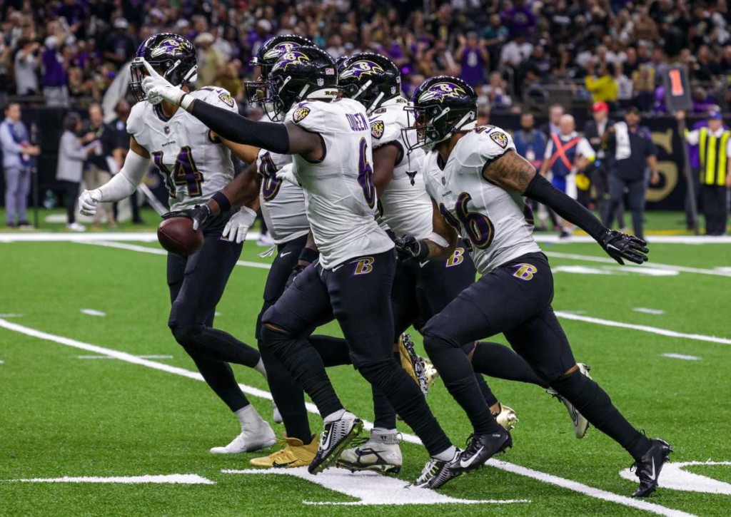 Dominiert die Defense der Ravens das Spiel gegen die Panthers?