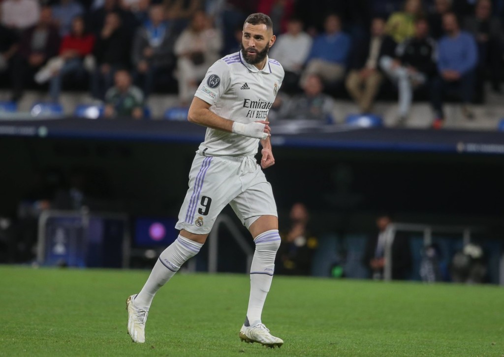 Real Madrid (im Bild: Karim Benzema) braucht bei Rayo Vallecano einen Sieg, um auf Platz 1 zu klettern.