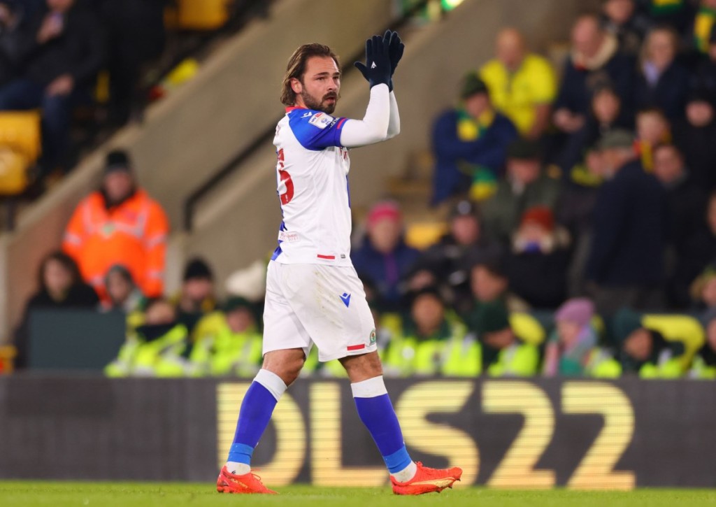 Setzt sich der Zweitligist Blackburn (im Bild: Bradley Dack) im League Cup gegen Nottingham durch?