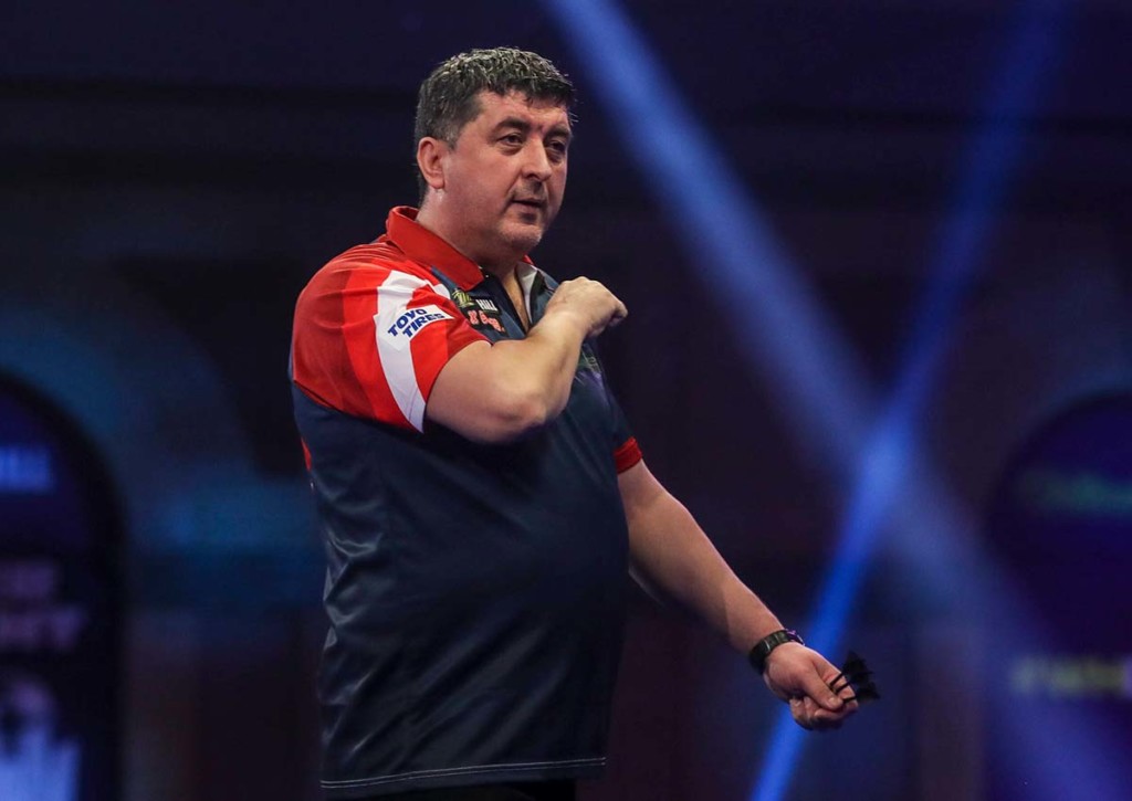 Mensur Suljovic peilt gegen Mike de Decker einen Sieg an. © IMAGO / Pro Sports Images, 23.12.2022 Mensur Suljovic Mike de Decker Tipp
