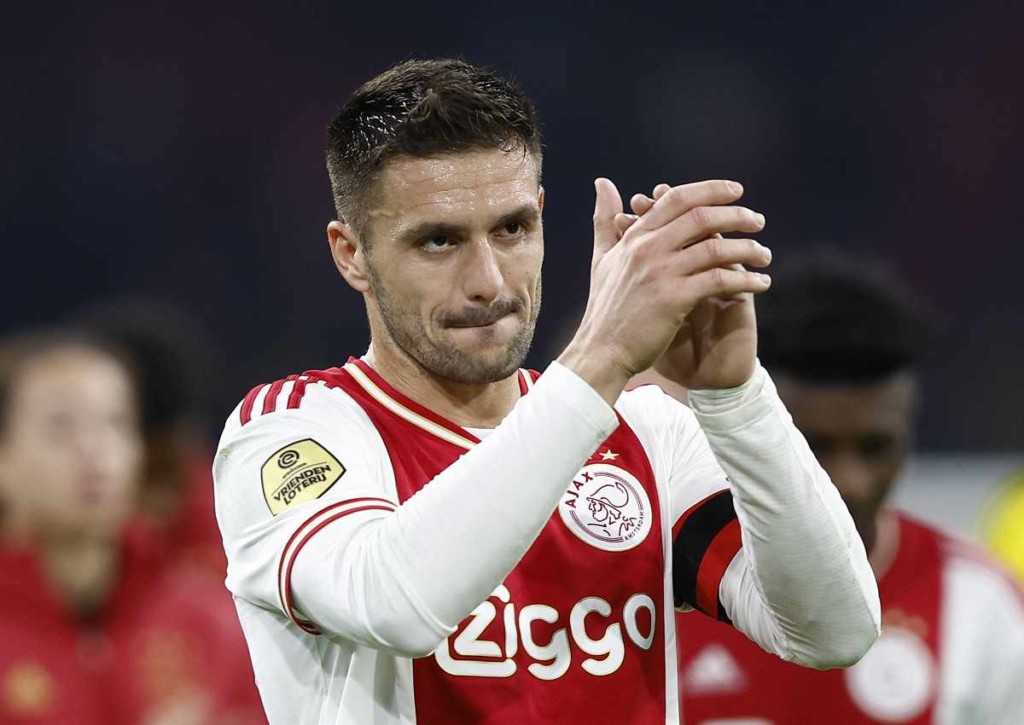 Erringt Ajax Amsterdam (im Bild: Tadic) den erwarteten Pflichtsieg gegen Volendam? © IMAGO / Pro Shots, 14.01.2023 Ajax Amsterdam Volendam Tipp