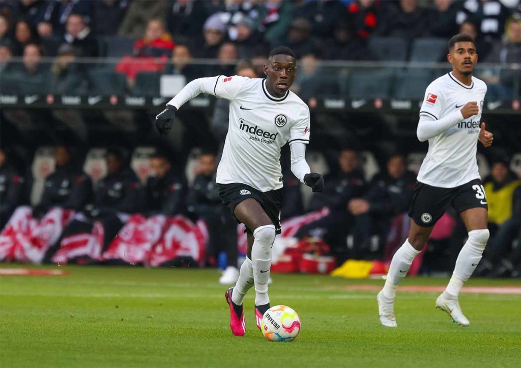 Nutzt Frankfurt (im Bild: Kolo Muani) die Schockstarre Freiburgs aus? © IMAGO / HMB-Media, 21.01.2023 Freiburg Frankfurt Tipp