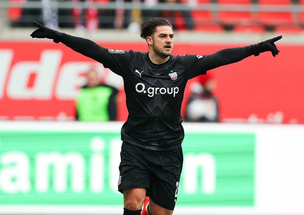 Setzt sich Zwickau (im Bild: Dominic Baumann) durch seine gute Form gegen Meppen durch? © IMAGO / Picture Point, 28.01.2023 Zwickau Meppen Tipp