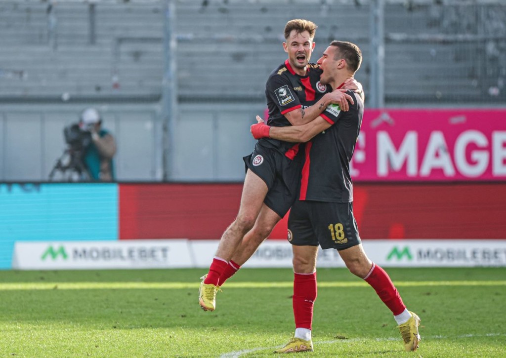 Setzt sich Wiesbaden mit einem Sieg in Bayreuth weiter von der Konkurrenz ab? © IMAGO / Rene Schulz, 04.02.2023 Setzt sich Wiesbaden mit einem Sieg in Bayreuth weiter von der Konkurrenz ab?