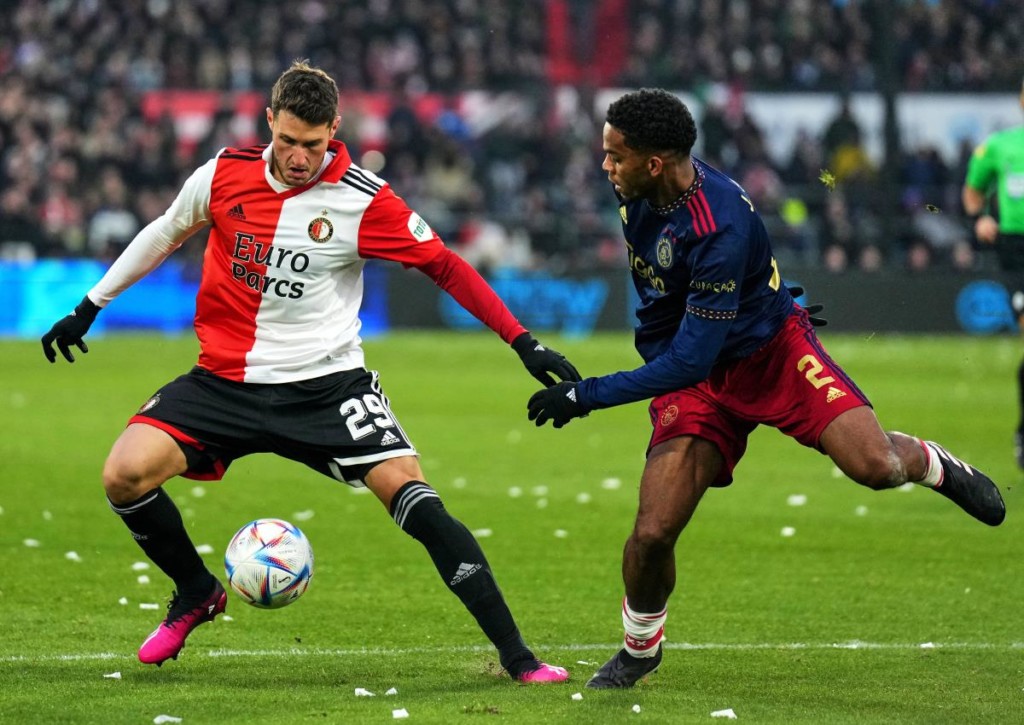 Kann Ajax Amsterdam mit einem Sieg gegen Feyenoord Rotterdam im Tableau gleichziehen?