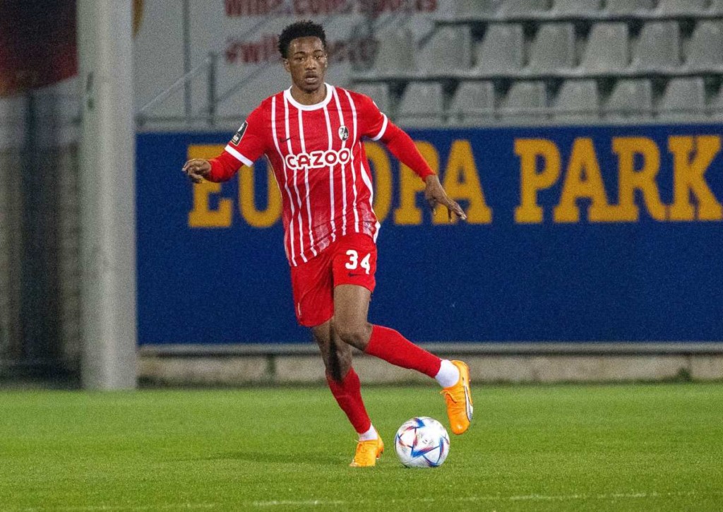 Feiert Freiburg 2 (im Bild: Kimberly Ezekwem) auch im Topspiel gegen Wiesbaden einen Dreier?