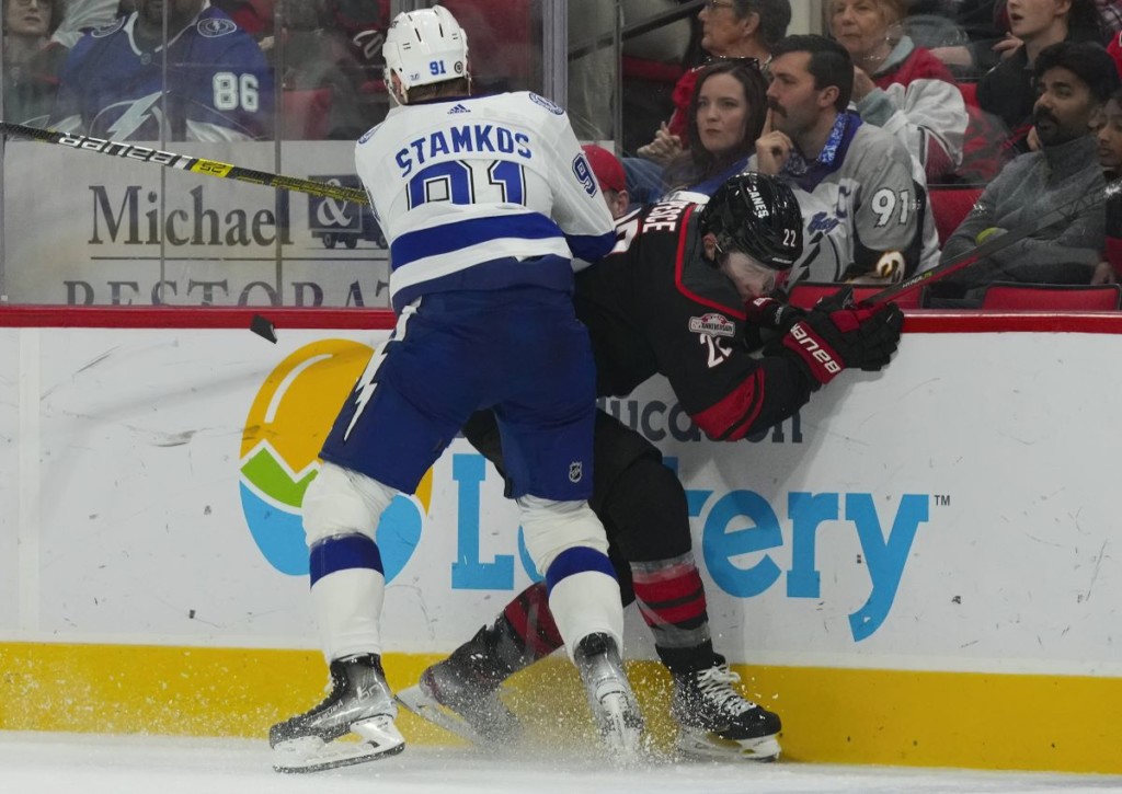 Bekommen die Lightning in der NHL gegen die Hurricanes erneut ihre Grenzen aufgezeigt?