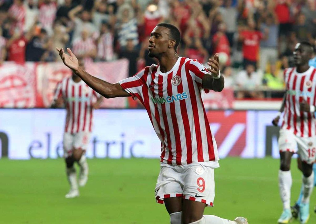 Präsentiert sich Konyaspor gegen Antalyaspor (im Bild: Wright) überlegen? © IMAGO / Seskim Photo, 20.08.2022 Konyaspor Antalyaspor Tipp