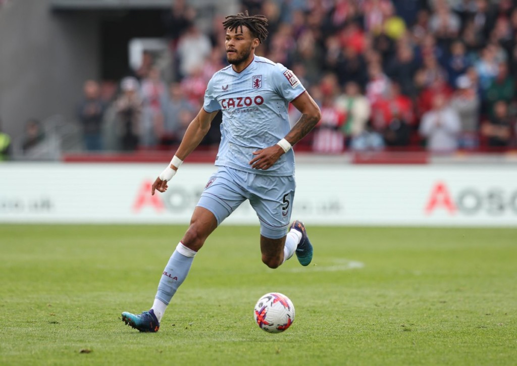 Gewinnt Aston Villa mit Abwehrchef Tyrone Mings auch das Heimspiel gegen Fulham ohne Gegentor? © IMAGO / Action Plus, 22.04.2023 Gewinnt Aston Villa mit Abwehrchef Tyrone Mings auch das Heimspiel gegen Fulham ohne Gegentor?