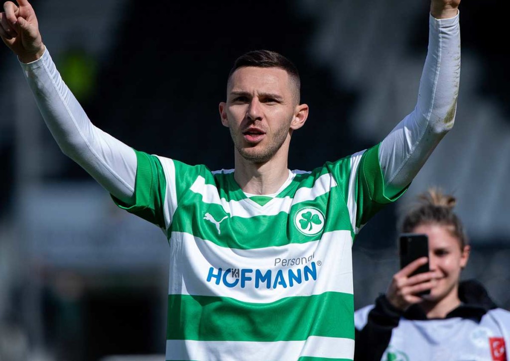 Ist Fürth (im Bild: Hrgota) gegen Rostock im Vorteil? © IMAGO / Eibner, 09.04.2023 Rostock Fürth Tipp