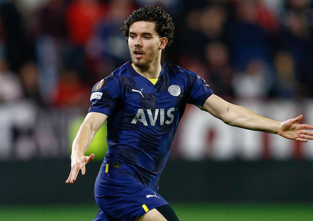 Bleibt Fenerbahce (im Bild: Ferdi Kadioglu) durch einen Sieg gegen Besiktas weiter im Titelrennen? © IMAGO / Pressinphoto, 09.03.2023 Fenerbahce Besiktas Tipp