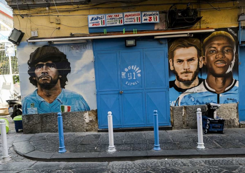 In Neapel bereitet man sich vor dem Spiel gegen die Salernitana schon auf die Meisterfeier vor.