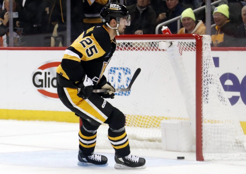 Wie hoch gewinnen die Penguins (im Bild: Ryan Poehling) gegen die tankenden Blackhawks?