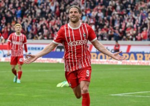 Ist Freiburg (im Bild: Höler) dem Favoriten RB Leipzig gewachsen? © IMAGO / Langer, 23.04.2023 Freiburg RB Leipzig Tipp