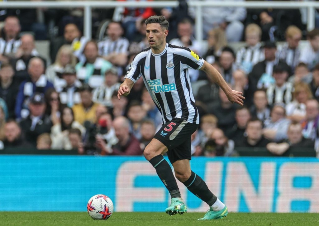 Macht Newcastle (im Bild: Fabian Schär) gegen Brighton den nächsten Schritt in Richtung Champions League?