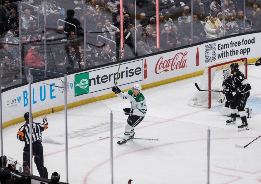 Kämpfen sich die Stars in Game 5 gegen die Golden Knights zurück in die Serie?