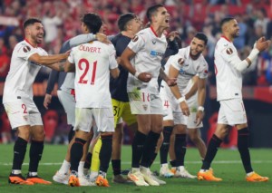Darf der Europa League-Finalist aus Sevilla auch in La Liga im Derby gegen Betis Sevilla jubeln?