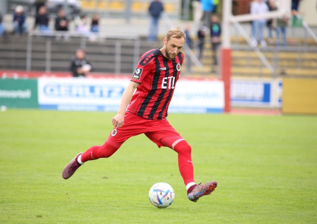 Kann Marcel Risse mit Viktoria Köln dem Favoriten aus Osnabrück ein Bein stellen?