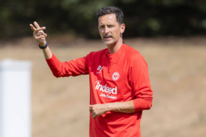 Frankfurt - Vitesse Testspiel Übertragung Stream Uhrzeit Toppmöller Frankfurt