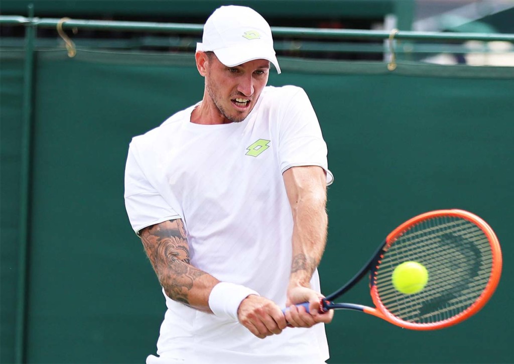 Schlägt Dennis Novak (im Bild) in der ersten Hauptrunde den ehemaligen Finalisten Milos Raonic? © IMAGO / GEPA pictures, 26.06.2023 Milos Raonic Dennis Novak Tipp