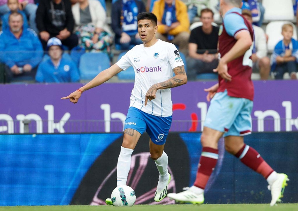 Gewinnt Genk (im Bild: Nicolas Castro) das Hinspiel gegen Servette Genf? © IMAGO / Photo News, 22.07.2023 Servette Genf Genk Tipp