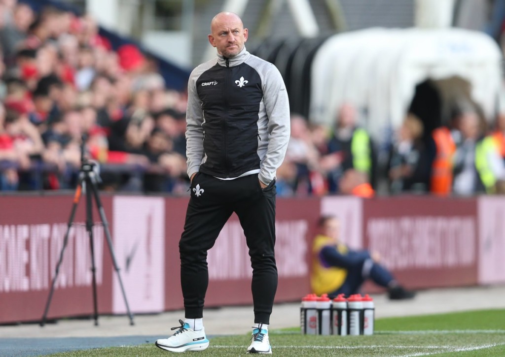 Blamiert sich Coach Lieberknecht mit Darmstadt in Homburg? © IMAGO / Crystal Pix, 07.08.2023 Blamiert sich Coach Lieberknecht mit Darmstadt in Homburg?